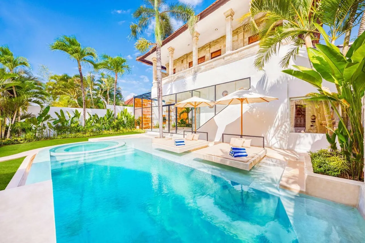 Villa Dublin - Luxury 5 Bdr W Jacuzzi & Pool Seminyak