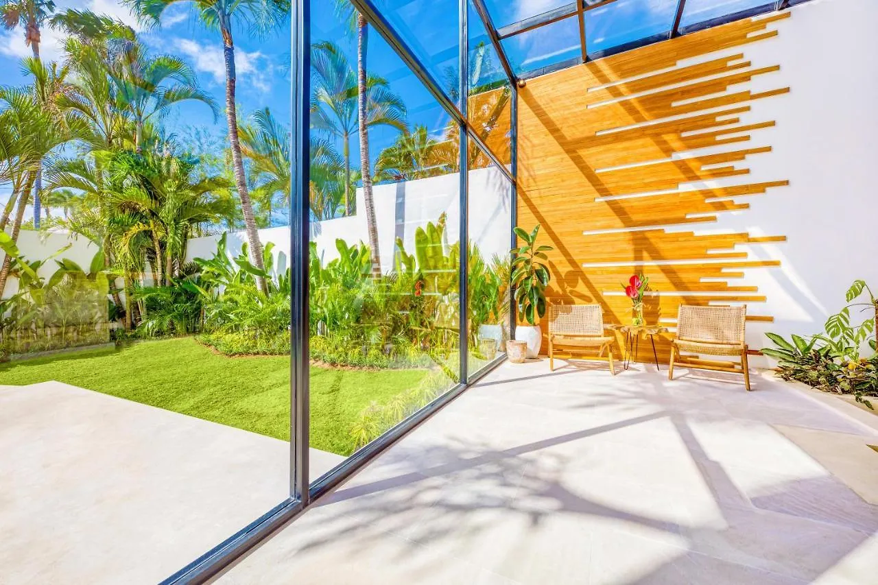 Villa Dublin - Luxury 5 Bdr W Jacuzzi & Pool Seminyak